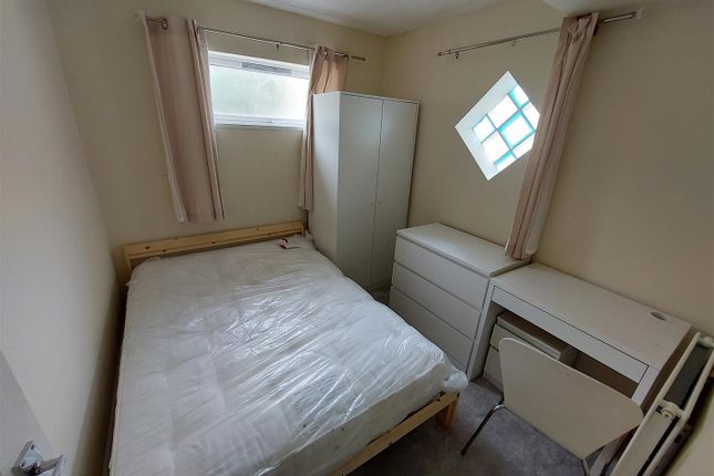3, Topaz Street, Cardiff photo 4