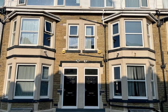 Flat to rent in Windsor Avenue, Blackpool