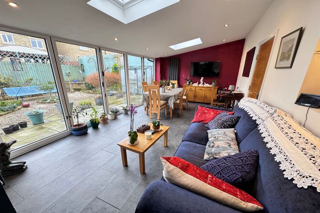 20 Outram Way, High Peak photo 3
