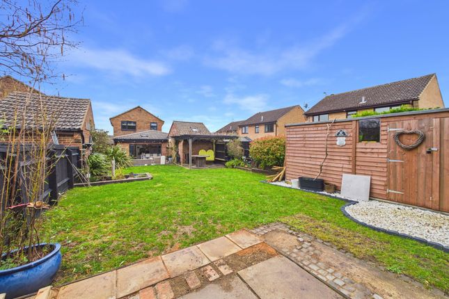1 Heron Close, Towcester photo 2