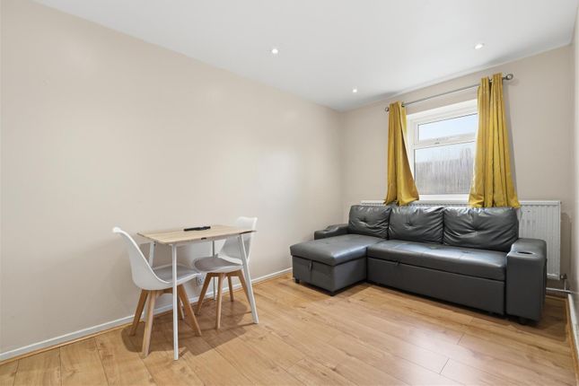 19, Waterside Road, Southall photo 2