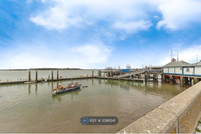 Flat, Quayside Court The Quay, Harwich photo 3