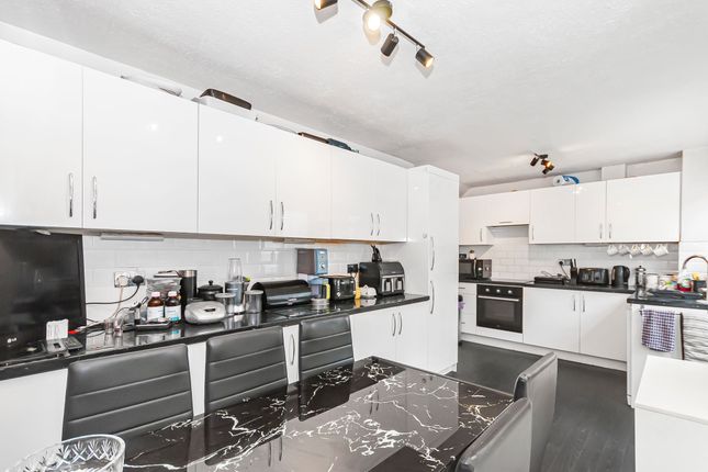 63 Leyton Drive, Bury photo 4