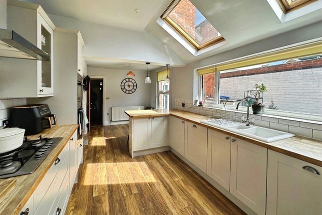 12, Oakley Road, Surrey photo 2