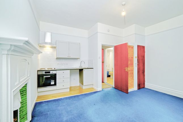 Flat 25, Carlton Grange, 28, Braidley Road, Dorset photo 3