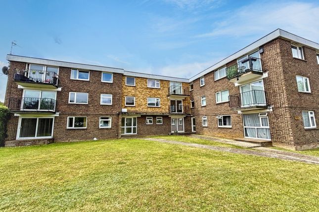 2-bed flat on Flat 1, Salsette Court, 30 The Strand, Ryde, £95,000