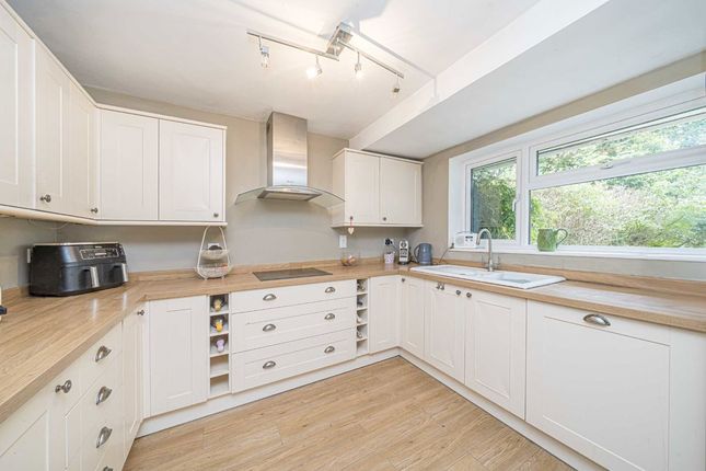 79, Kenton Avenue, Sunbury-On-Thames photo 3