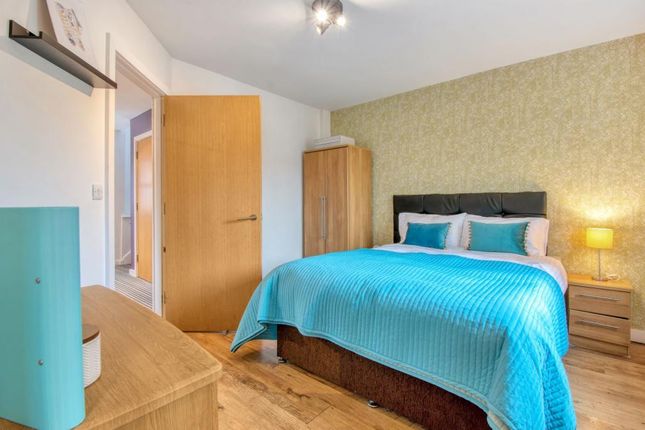 35, Bentley Lane, Leeds photo 3