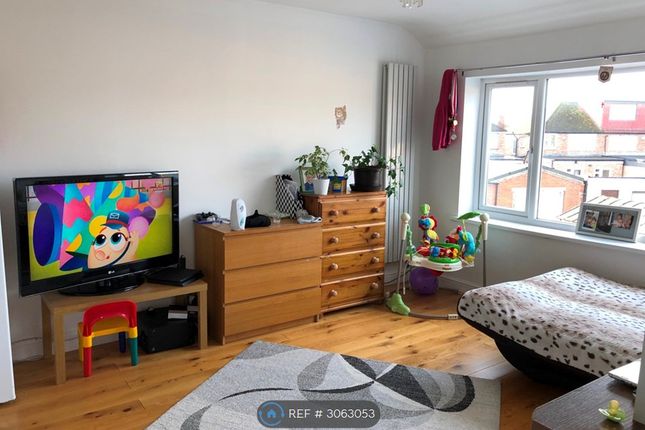 A Cayton Road, Greenford photo 4