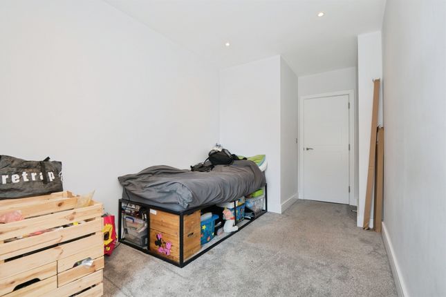 Flat 14, Mitchell House, Southampton Road, Eastleigh photo 3
