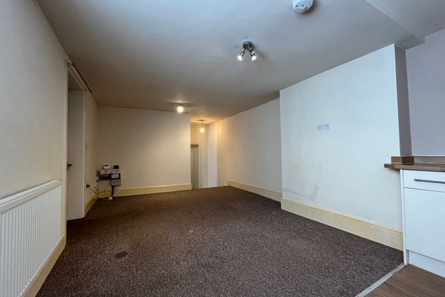 33C High Street, Uttoxeter photo 3