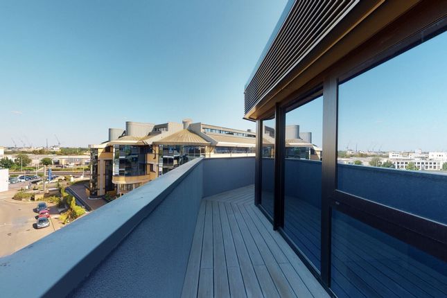 New Horizons Court, Brentford photo 4