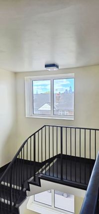 Flat 116, Rogers Estate, Globe Road, London photo 3