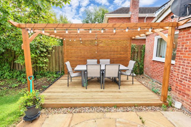 22, St. Peters Way, Mickle Trafford photo 4
