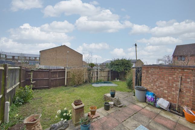 7, Poplar Drive, Dover photo 4