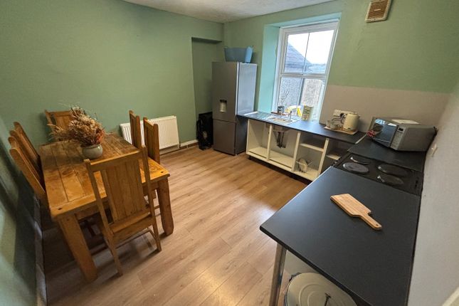 3, Gwynfryn Terrace, Llanybydder photo 3