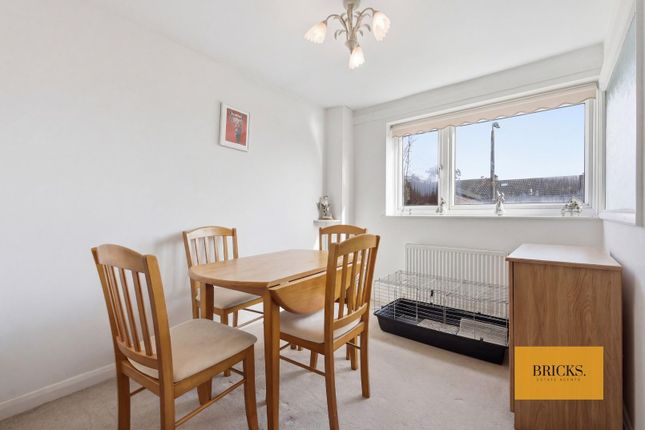 45, North Dene, Chigwell photo 4