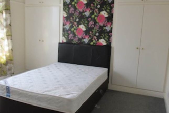 7, Birds Nest Road, Newcastle Upon Tyne photo 2
