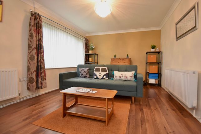 28 Drake Road, St. Neots photo 2