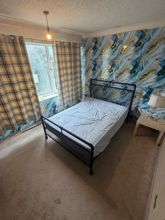 158, Baguley Crescent, Manchester photo 5