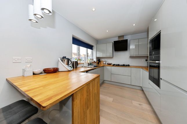 43, Penllwynrhodyn Road, Carmarthenshire photo 2