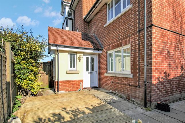 Thumbnail Maisonette to rent in The Granary, Stanstead Abbotts, Ware