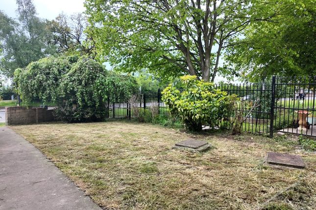 43, Moor Meadow, Shobdon photo 2