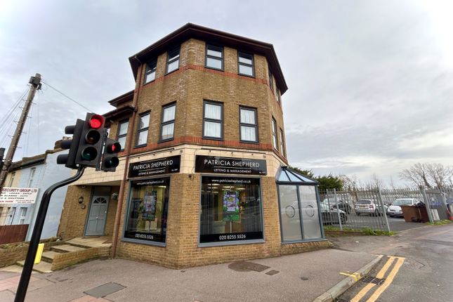 Studio flat on Flat 1, Hexagon House, Wallington, £1,550/mo