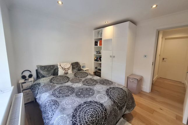7, Ingledene Close, London photo 4
