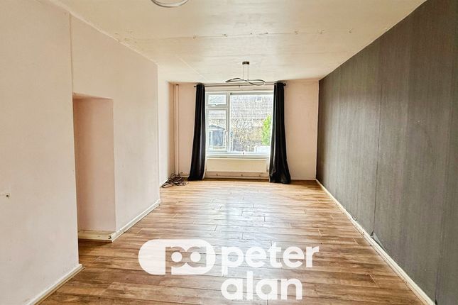 7, Thames Close, Newport photo 2