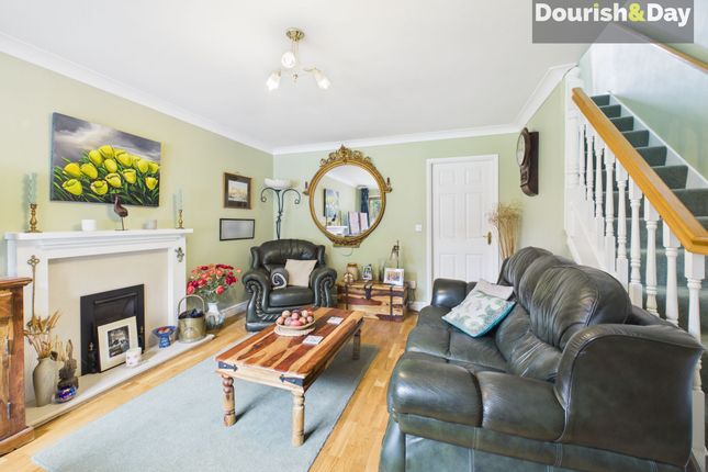 10 Furlong Close, Stafford photo 2