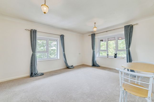 39, Somers Place, Reigate photo 2