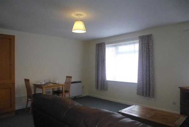 Thumbnail Flat to rent in Thatcham Close, Yeovil