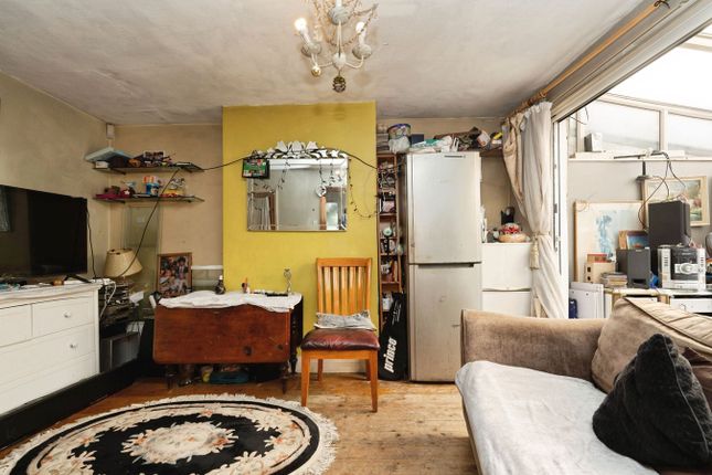 2, Allonby Gardens, Wembley photo 4