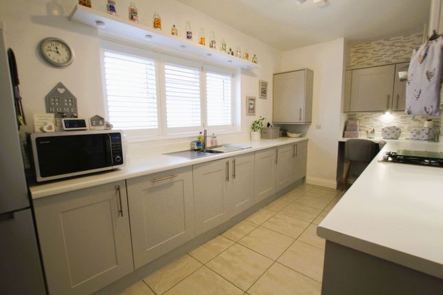 12, Walnut Close, Blunham photo 2
