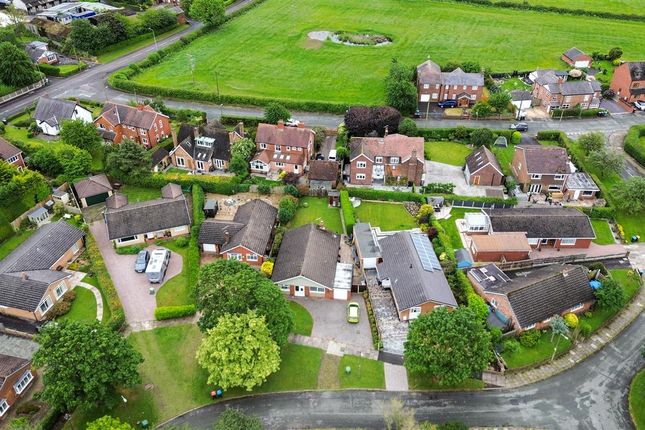 8, Plover Avenue, Winsford photo 2