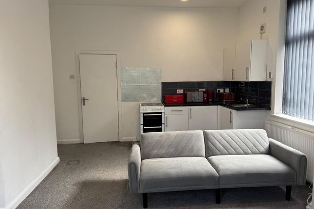 78, Studio, Westcroft Road, , Bradford photo 3