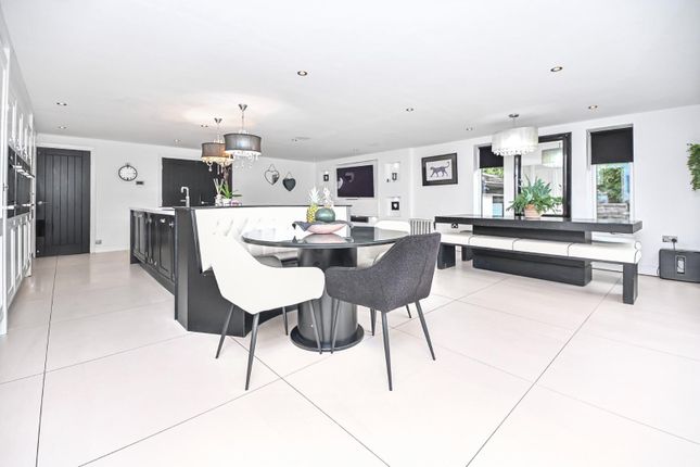 1 Woodstock Drive Open Plan Living (6).Jpg