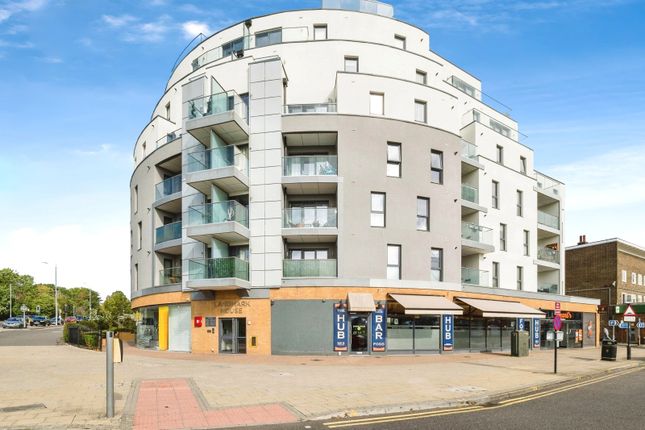 2-bed flat on 13 Landmark House, 1, The Broadway, Essex, £300,000