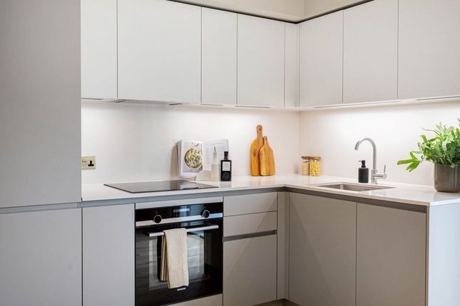 Flat to rent in Pimlico Road, London