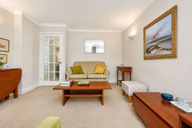 9, Grovebury Gardens, St. Albans photo 4