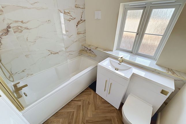 30 Church Bell Sound, Bridgend photo 3