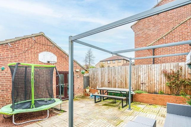 3, Eavestone Grove, Harrogate photo 4