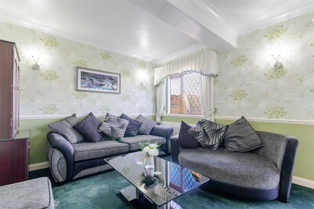 28, Micawber Avenue, Hillingdon photo 4