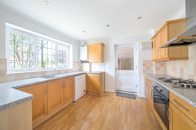 Langford Close, St. Albans photo 4