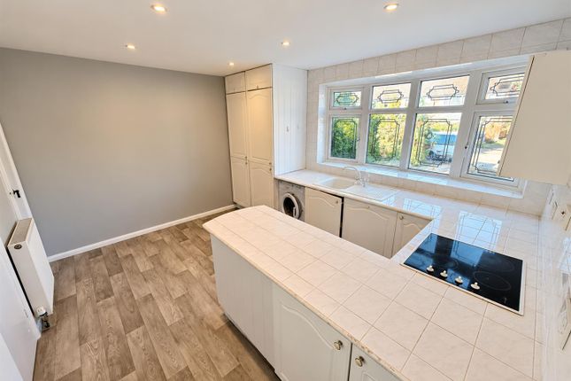 28, Field Close, London photo 4
