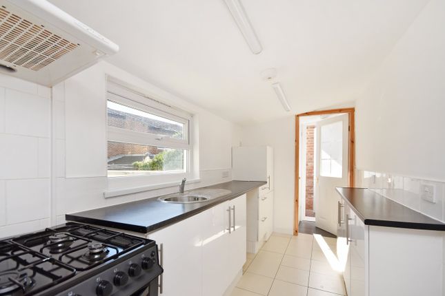 2, Darby Place, Folkestone photo 4