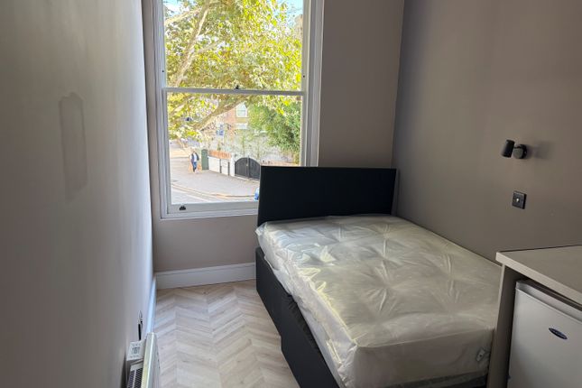 Cardwell Terrace, Holloway London photo 4