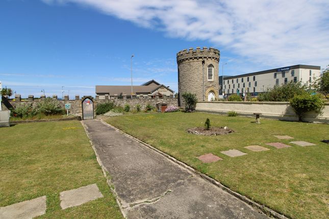 39 East Parade, Rhyl photo 3