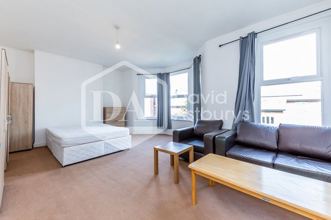 Thumbnail Flat to rent in Wightman Road, Turnpike Lane, London